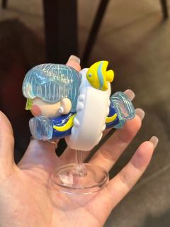 薄荷糖实物巨好看，波光粼粼的，看着就清凉！！而且很重 质感很