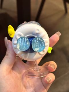 薄荷糖实物巨好看，波光粼粼的，看着就清凉！！而且很重 质感很