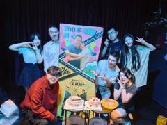 28岁，想起18岁的遗憾。
《这是一家剧场》你会愿意走进去吗
