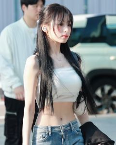 最近对ahyeon挺有好感的，请问有什么节目或者物料可以更深