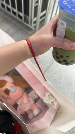 粉色实物真的很好看，白色在她旁边瞬间雷暴了😰