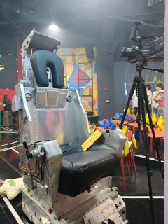 《疯狂星友团》:摄影机不要停🎥
周五下班,上海的瓢泼大雨