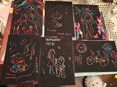 “我们是宿敌，也是爱人”
“战神不会被任何武器杀死，除了爱”