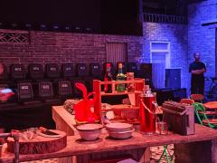 本场卡司  
柴华 饰演 赵赶鹅
陈喆 饰演 李建国
姚佳怡