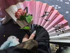 dm：
卫无绦：酸奶
陈书拯：排骨
连玥楼：淋雨
请大家和我