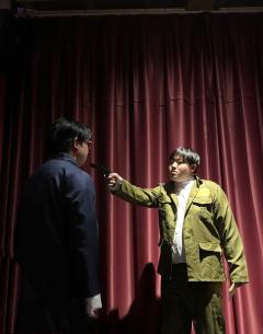 《盗火者》当文明令他们仰望,杀戮便不再是侵略的唯一手段。
角