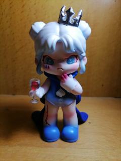 网上拍卖买的，我想问一下，这不是盲盒吗？怎么盒子底部还会贴有