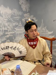 故事其实还行,但情绪沉浸很不同步,在陆迟视角这是个高开低走的
