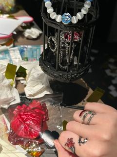 聿 火光下没有谎言 而我从未撒谎
羌 我也看见你了 这次是真
