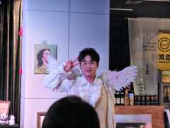 罗曼司的丘比特-丘铁蛋因为被投诉即将被解雇,他得到了最后一次