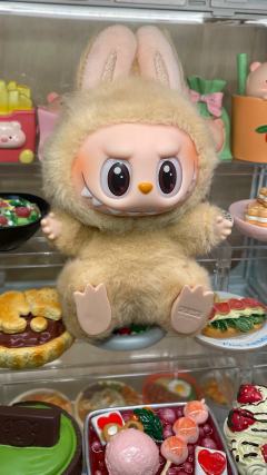 Labubu😋眼巴巴La布布
