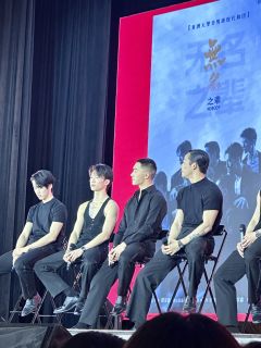 无名档案馆:有些人光坐在那儿就移不开眼🫣
要是跳起舞来,那
