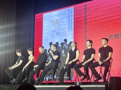 无名档案馆:有些人光坐在那儿就移不开眼🫣
要是跳起舞来,那