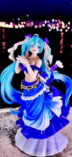 我永远喜欢初音未来！
因为拍这组图被蚊子咬了好多个包哈哈，实