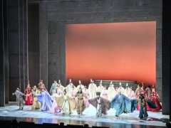 其实整个故事线梳理下来还是挺简单的,也有很多套路化的情节和戏