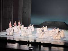 其实整个故事线梳理下来还是挺简单的,也有很多套路化的情节和戏