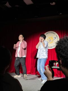 第一次看线下,第一次开放麦。以我不低的笑点来看,要给一半的演