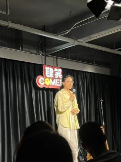 今日的快乐是肆笑喜剧给的
第二次看小新演出了,今天主持感觉有
