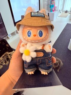 小春野，安全下车，乖得很，这下出去旅行有拍摄搭子了😄😄