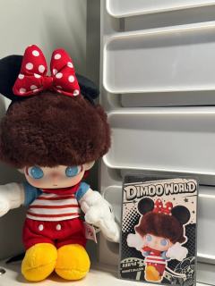 泡泡玛特DIMOO WORLD 迪士尼系列搪胶毛绒钥匙圈盲盒