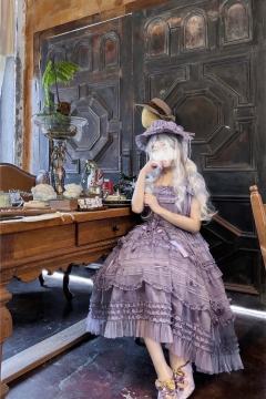 上帝把暮色揉碎，于是裙摆上开出了不谢的山茶
 #aliceg