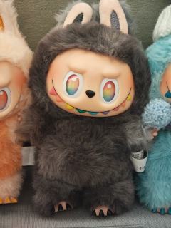 非常幸运抢到一端LABUBU前方高能，第一次拆到亲生隐藏。给