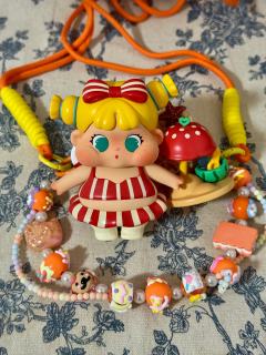 小胖妞真的好可爱！做成手机背夹除了重以外没毛病，背出门玩也很