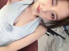 千禧欣，穿什么颜色都好看啊！