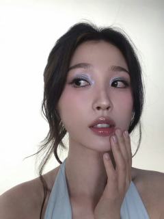 千禧欣，穿什么颜色都好看啊！