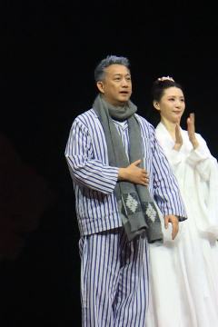 听说《暗恋桃花源》有好几个版本 但经典版肯定是一定要看的！经