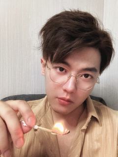 广东人玩蒋伯驾的好处就是可以嗅到很多只有老广才懂的彩蛋
老派