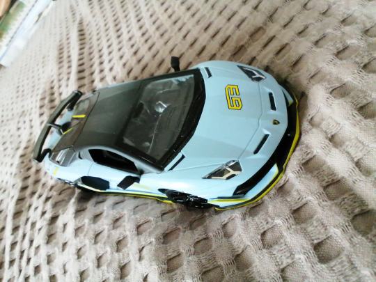 兰博基尼  Aventador  SVJ  63帅不帅！