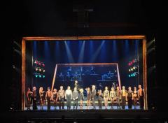 芝加哥,我的音乐剧入坑作之一。得知今年巡演消息超兴奋,一看剧