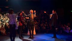 看的第二场，歌是顺耳了很多，唱的都挺好，这个故事太简单单薄了