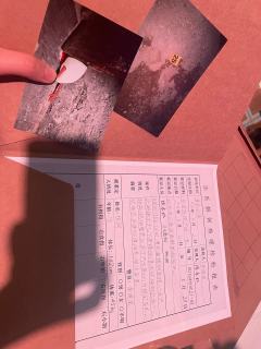 入口是从图2的大鹅肚子这里开门进入的,蛮新颖的。有演员小卡和