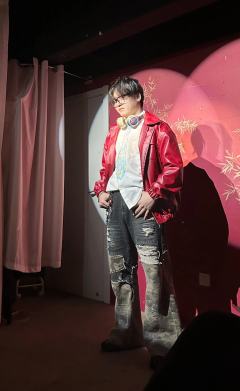 【蒋伯驾,爱过了头难看。】
【柜到一级,就是藏品。】
【没