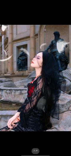 爱上别人等同于背叛自己,所以,我们天生就是彼此的爱人。