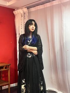 “山有扶苏,隰有荷华,桃之夭夭,其叶蓁蓁”
卡司↓
扶苏:高