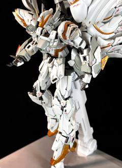 大班8827白雪姬笔涂半光，板件自身是珠光漆面，所以半光可以