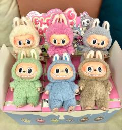 泡泡玛特labubu2代坐坐派