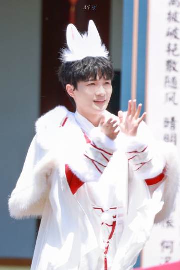 深深好米∽
💙小美满“你愿相信什么就把世界看成什么样，偶尔难题加点重量越要轻轻地旋转”🍉
“你看小狗在叫，树叶会笑，风声在呢喃，不如好好欣赏一秒迷迷糊糊的浪漫”😘
         每天留一点点时间来