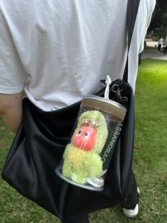 委屈巴巴恐龙星星人，真的掉了颗天大的牙好可爱