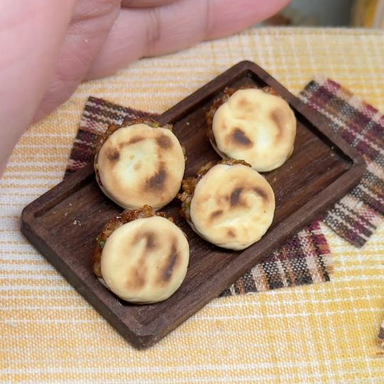 谁不爱灌满肉肉的腊汁肉夹馍？！