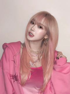 决战粉发女爱豆之巅💗
粉发老婆们摩多摩多😍