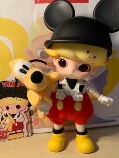 我的dimmo宝宝真是太可爱了😍，希望黄牛都走开！！！