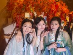 “被命运偏爱的孩子，总要去拦一拦这世间的悲伤。”

一句话总