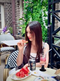 我被女巫挡住了去路。
临近端午,和朋友一起喝了这款大伙酿造的