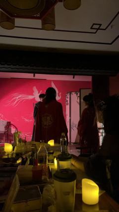 如果通向幸福的方式是千万次的哭泣，那眼泪我替你来流

大漠谣