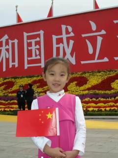 小小的老子还在咬气球绳
怎么一下就长大了