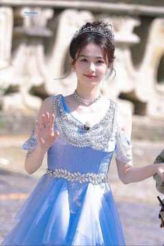 白鹿蓝色头像来了
鹿茸们快来集合